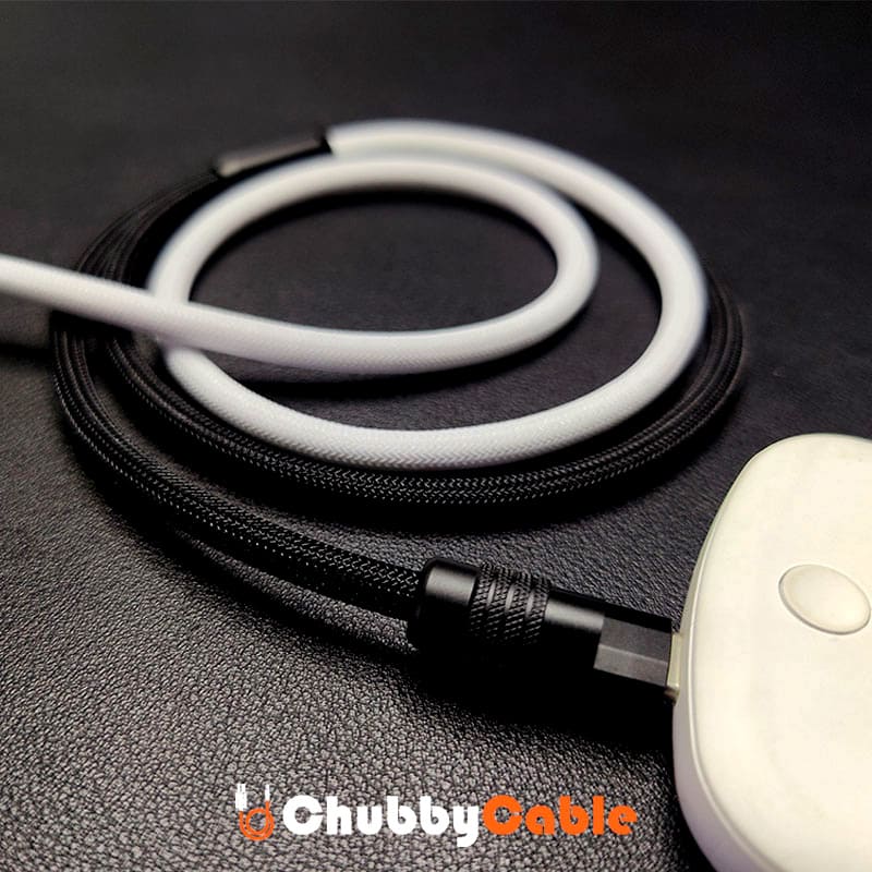 "ColorWeave Chubby" Vibrant Dual-Tone 240W Fast Charge Cable - Image 3